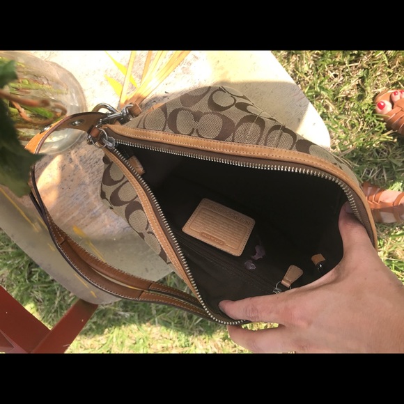 🎉🎉🎉SALE!!!Authentic Coach Purse - Picture 4 of 5